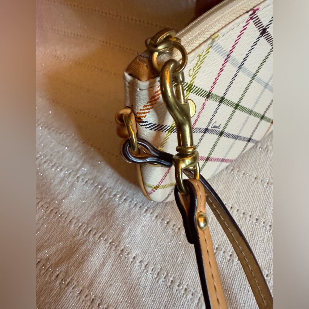 Coach vintage Women’s Multicolor Plaid Wristlet Pouch - Neutral Base - Picture 4 of 4